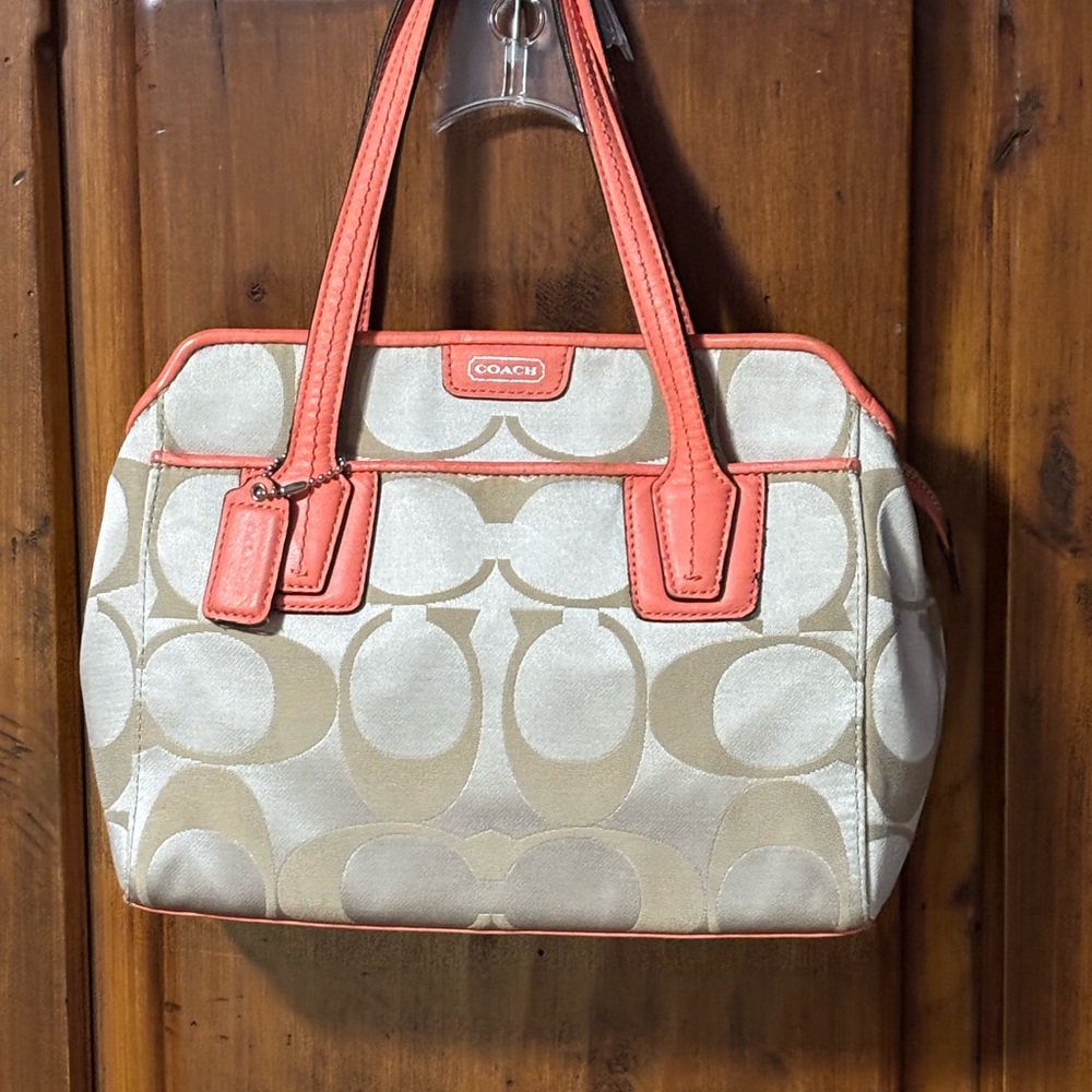 Coach Coral Trim Handbag 🍭